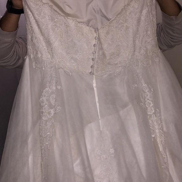 Wedding dress - Picture 6 of 6
